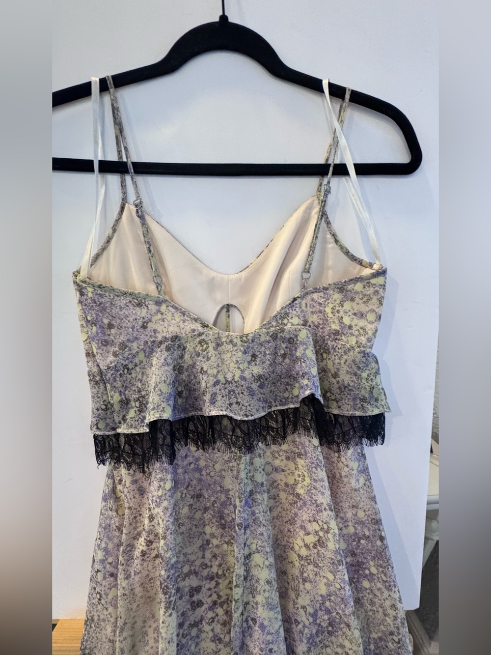 Bcbg Floral Lace Trim Dress in Yellow-Grey Lavender. Sheer dress w short slip - Picture 5 of 8